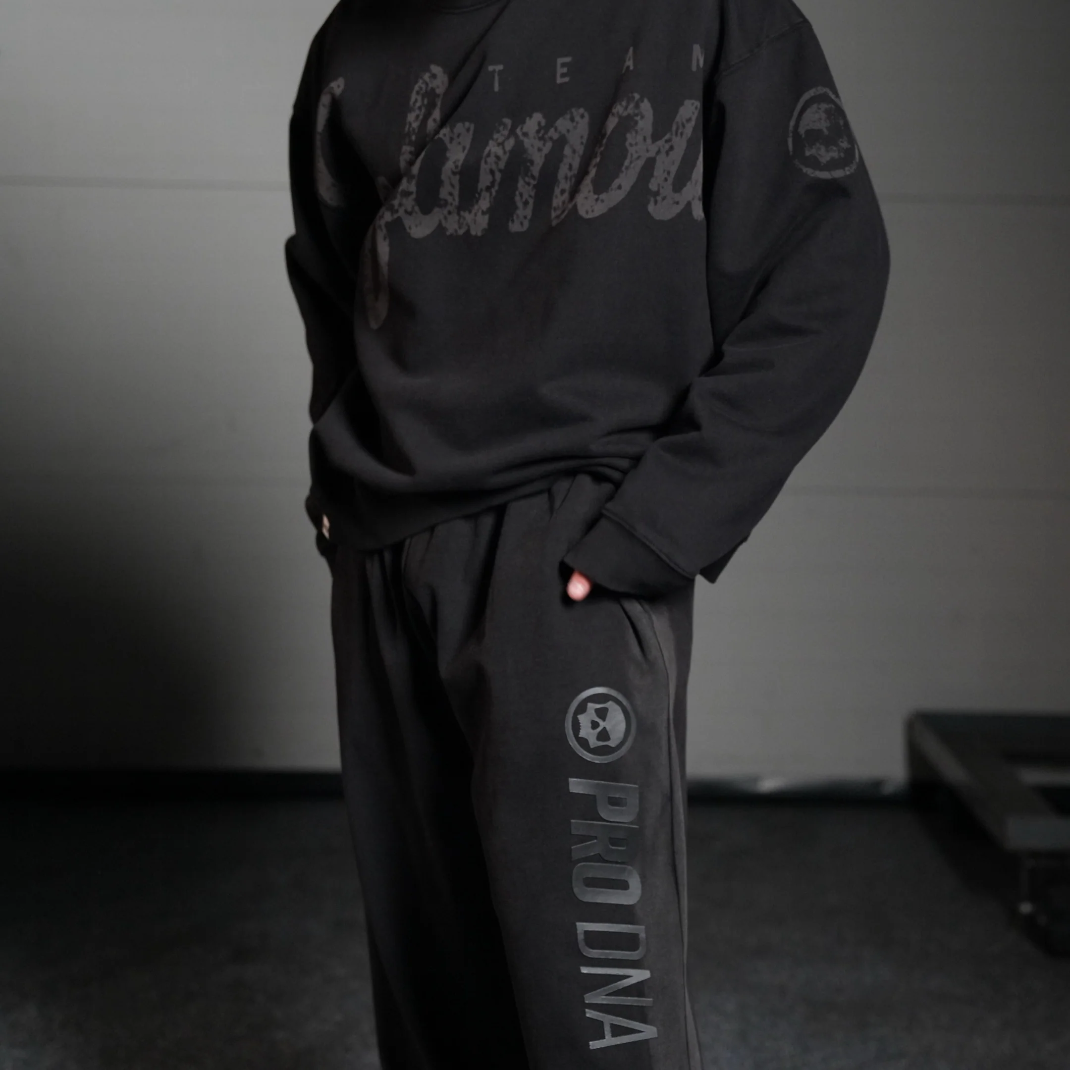 HERITAGE CREW - SCRIPT / BLACK WASH - Image 5