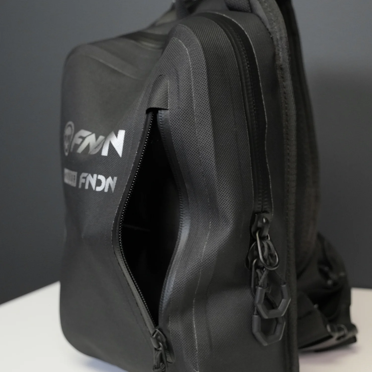 FNDN® TECH SLING BAG - Image 12