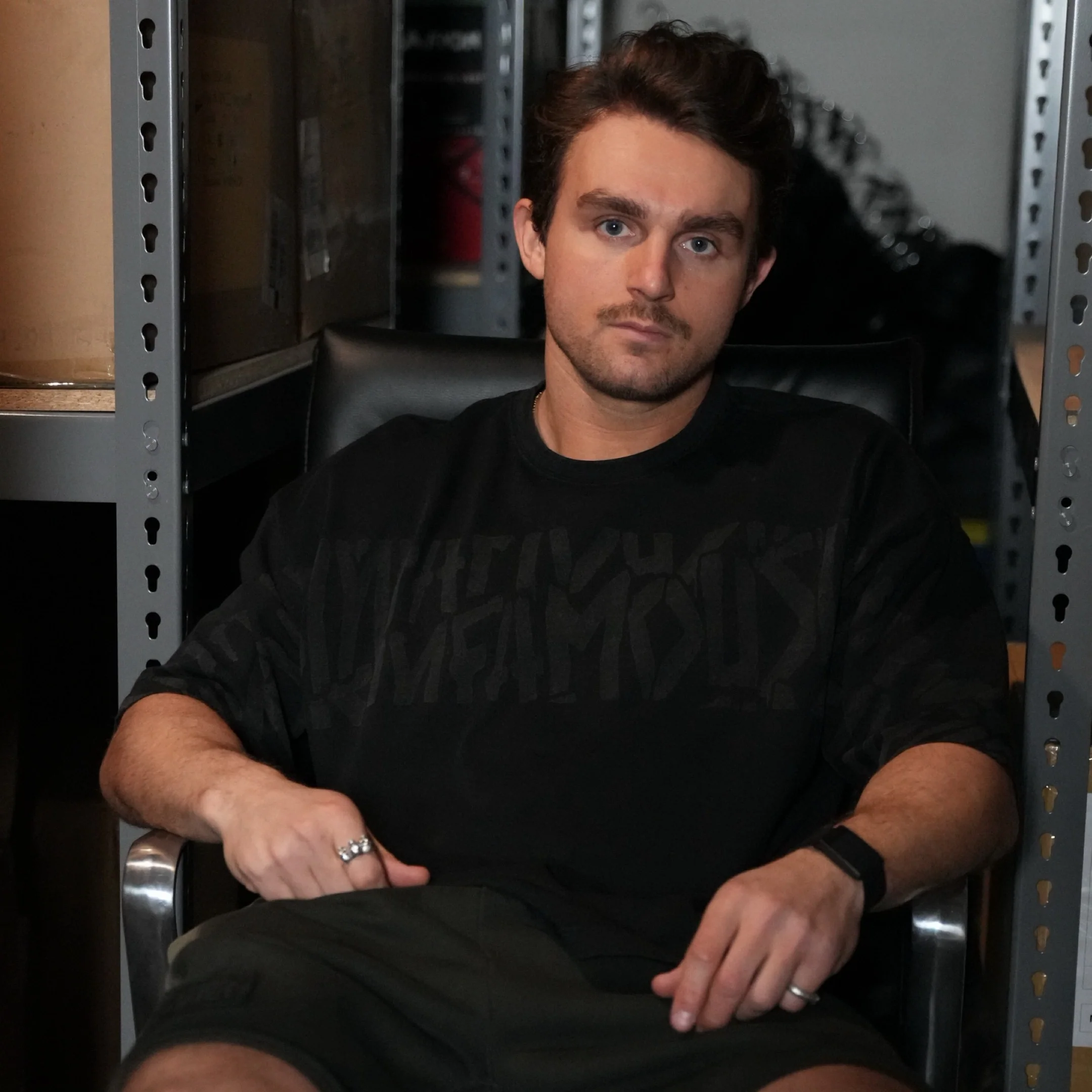 HERITAGE TEE - REPEAT / BLACK WASH - Image 5