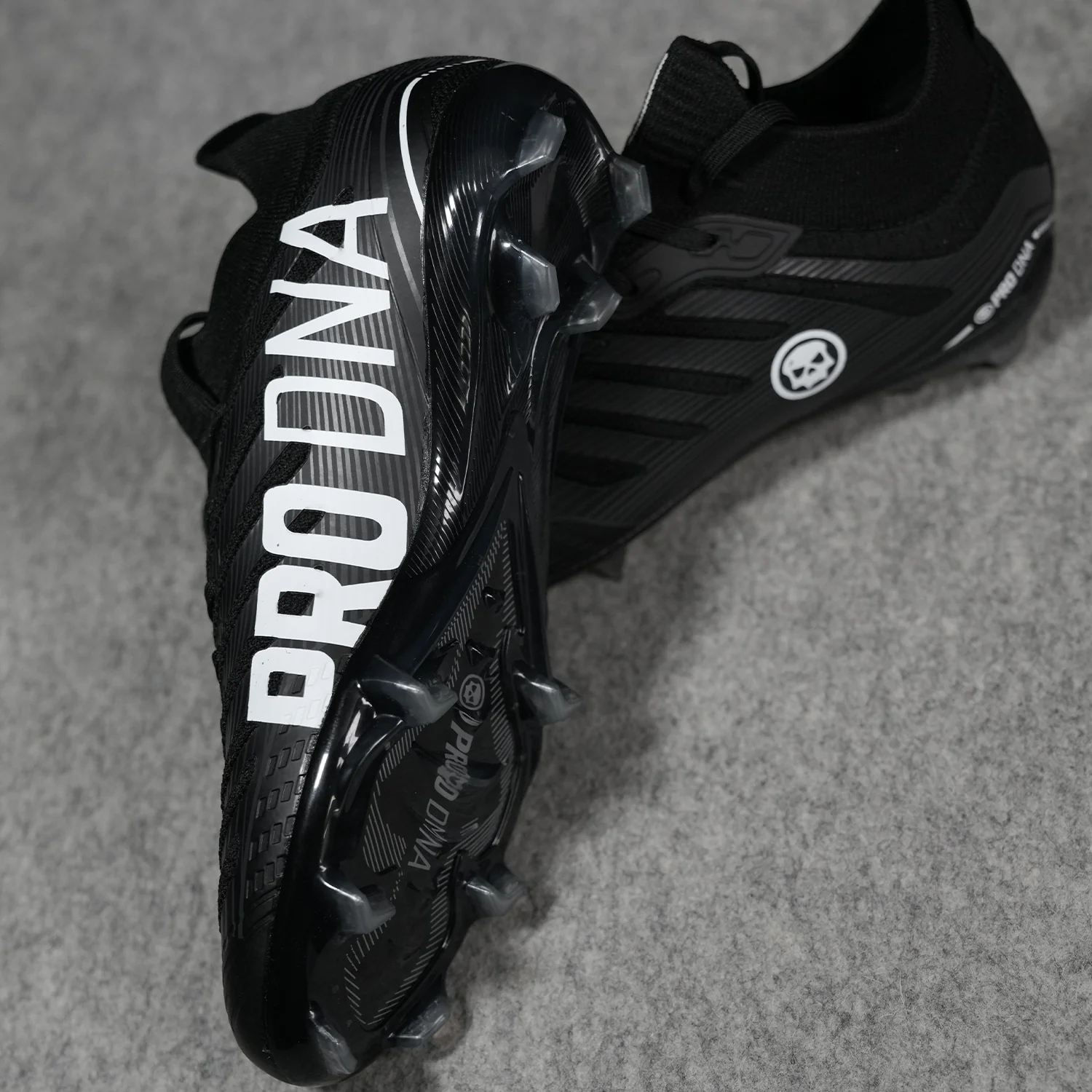PRO DNA™ VOLTRAX CLEATS - BLACK - Image 9