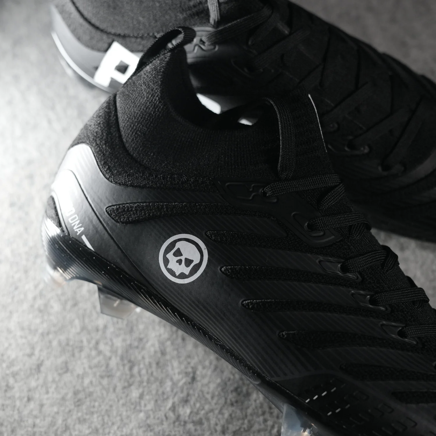 PRO DNA™ VOLTRAX CLEATS - BLACK - Image 7